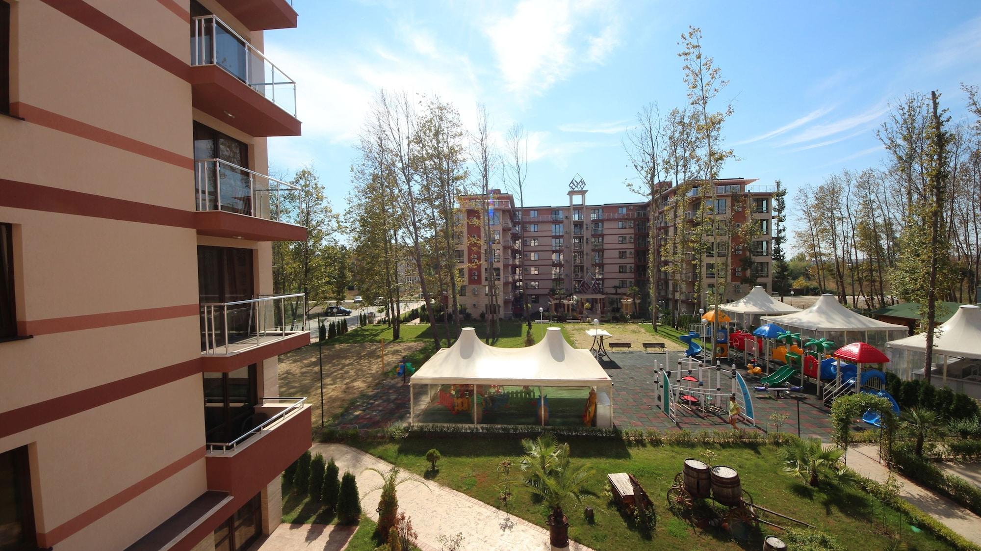 Menada Tarsis Apartments Slântsjev Brjag Eksteriør bilde