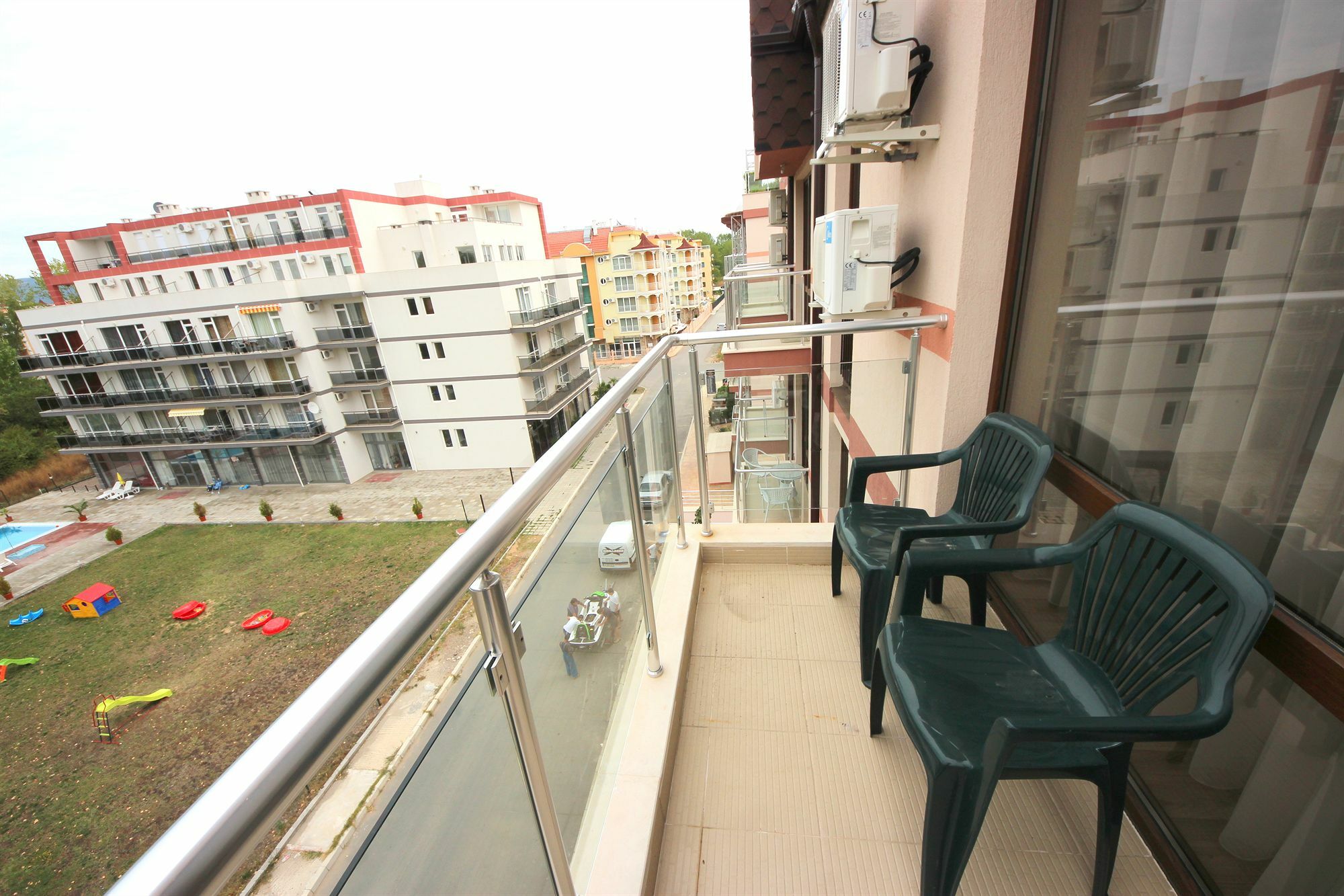 Menada Tarsis Apartments Slântsjev Brjag Eksteriør bilde